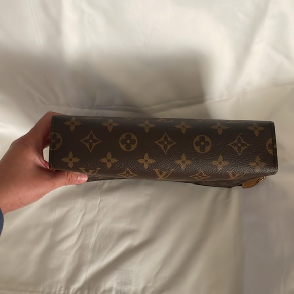Louis Vuitton Toiletry Pouch on Chain - Picture 13 of 15
